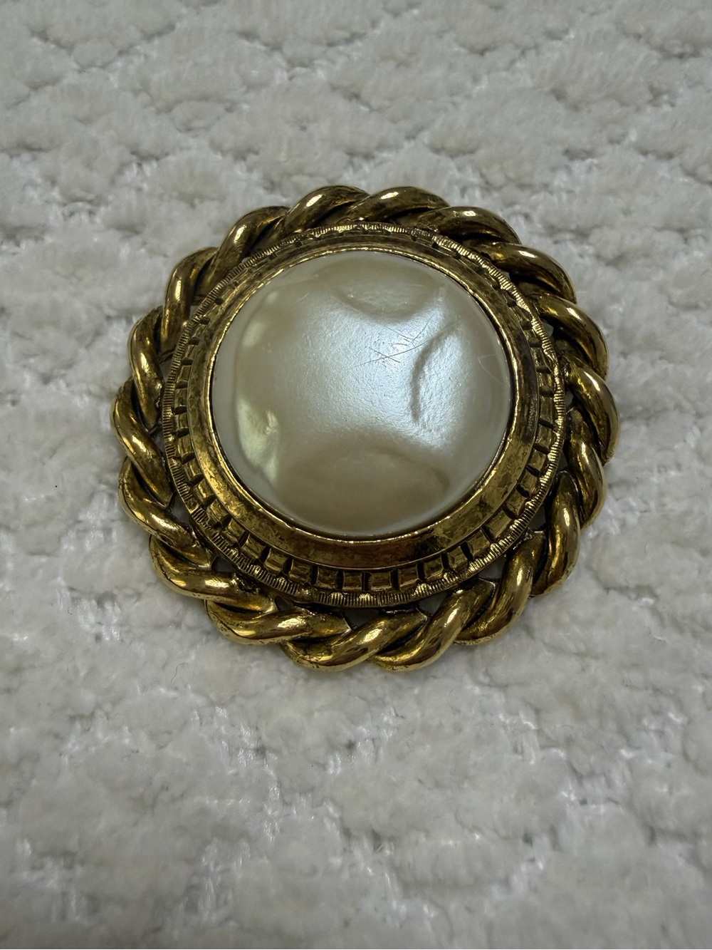 Vintage Signed GJD Ginnie Johansen Large Raised Faux Pearl Brooch Pin